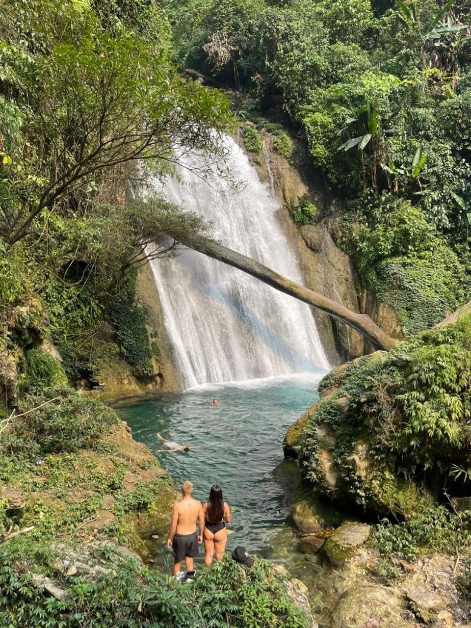 Yolo Ha Giang Adventures, Motorbike And Loop Tours Hotell Eksteriør bilde