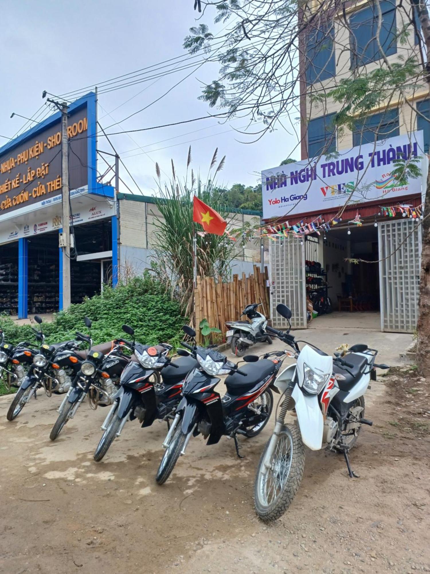 Yolo Ha Giang Adventures, Motorbike And Loop Tours Hotell Eksteriør bilde