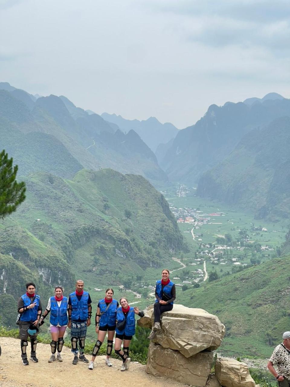 Yolo Ha Giang Adventures, Motorbike And Loop Tours Hotell Eksteriør bilde