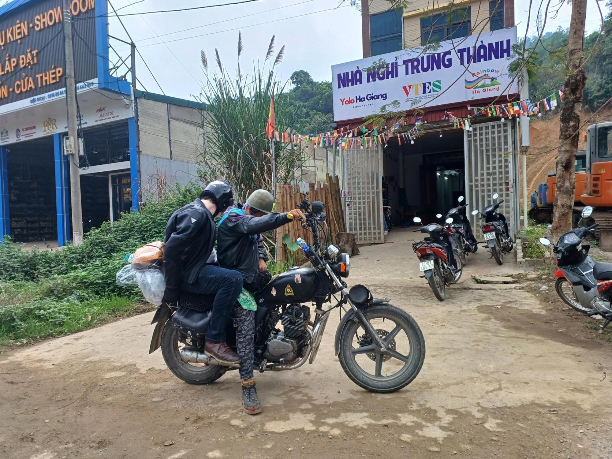 Yolo Ha Giang Adventures, Motorbike And Loop Tours Hotell Eksteriør bilde