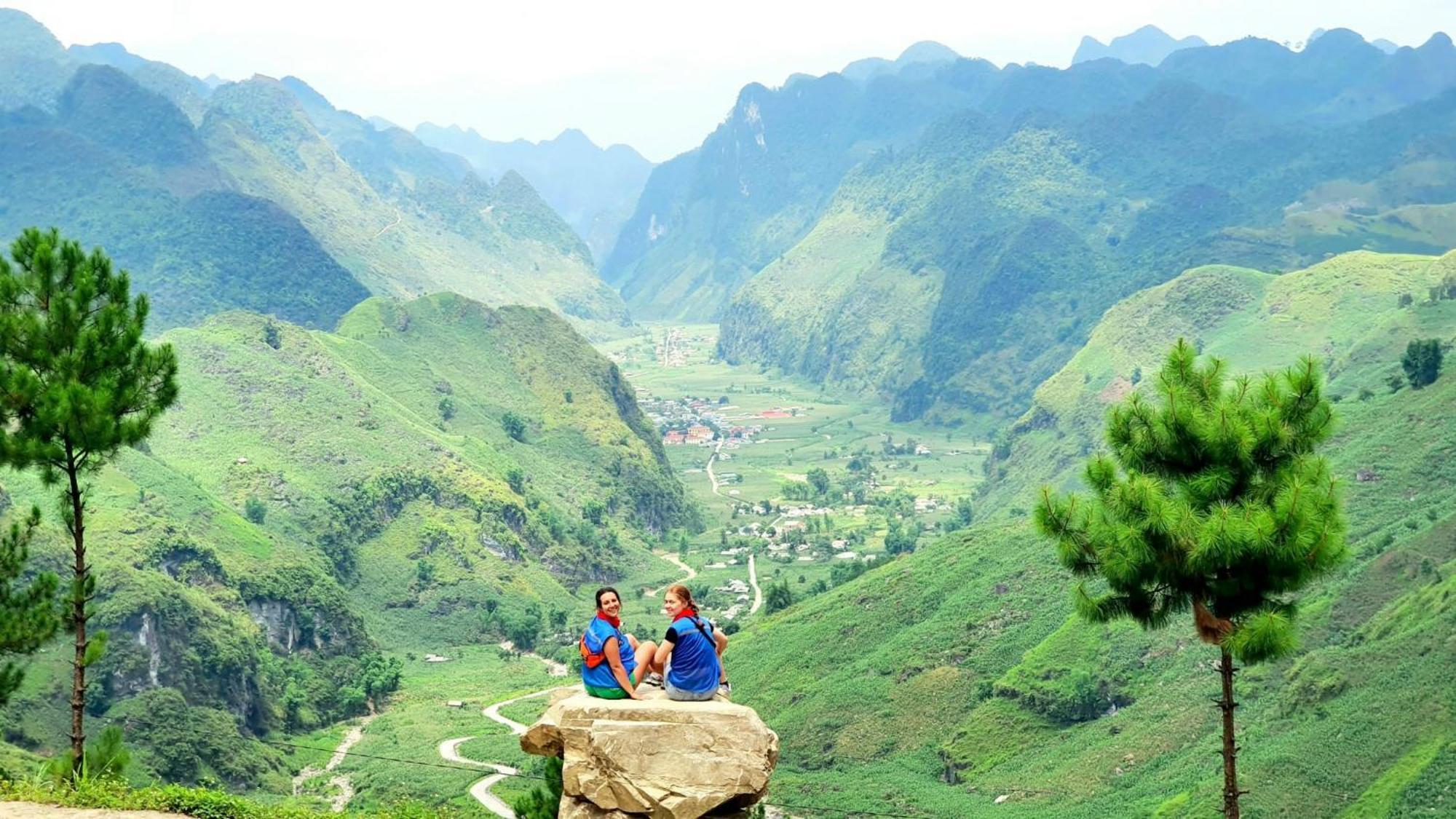 Yolo Ha Giang Adventures, Motorbike And Loop Tours Hotell Eksteriør bilde