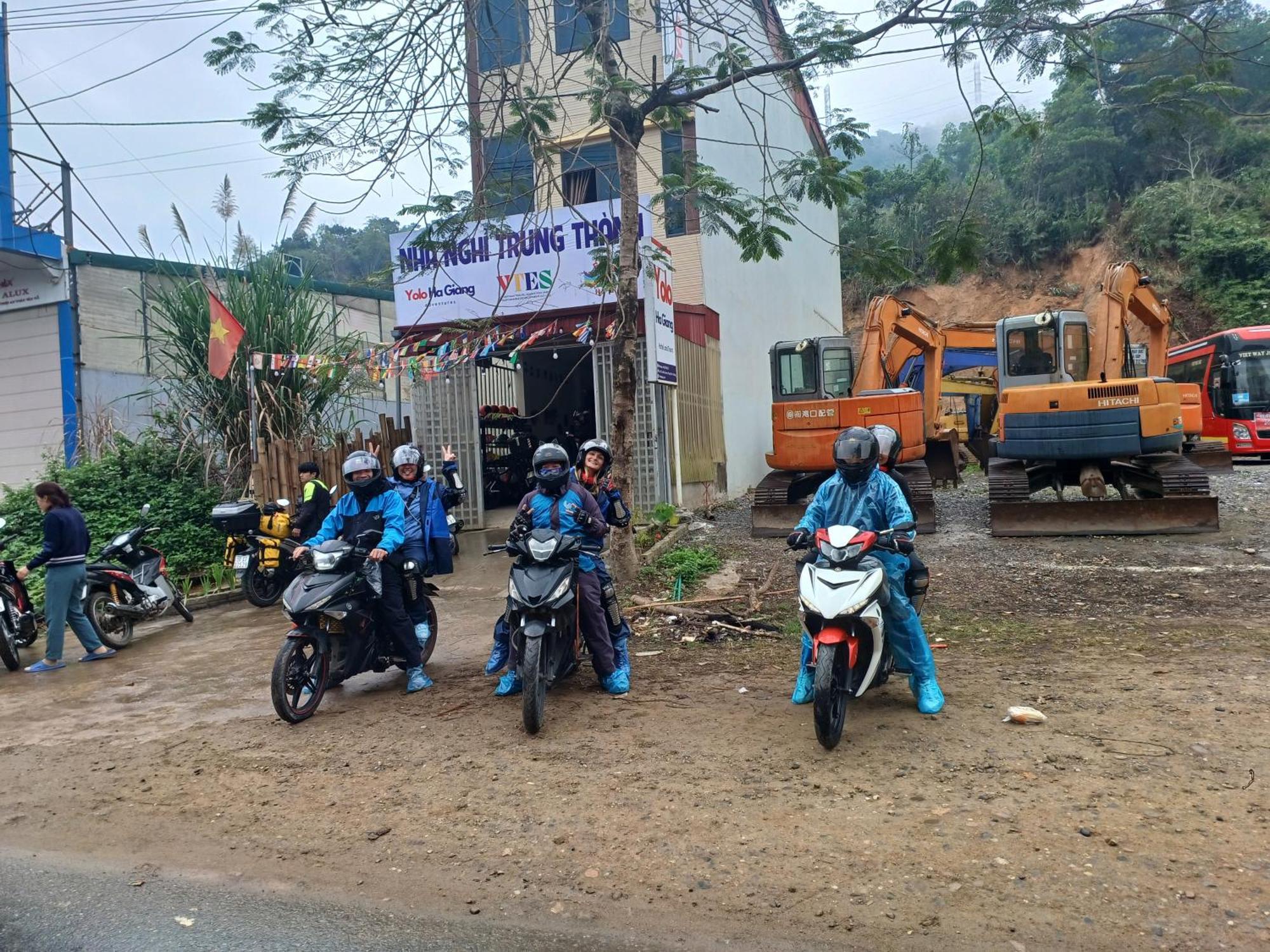 Yolo Ha Giang Adventures, Motorbike And Loop Tours Hotell Eksteriør bilde
