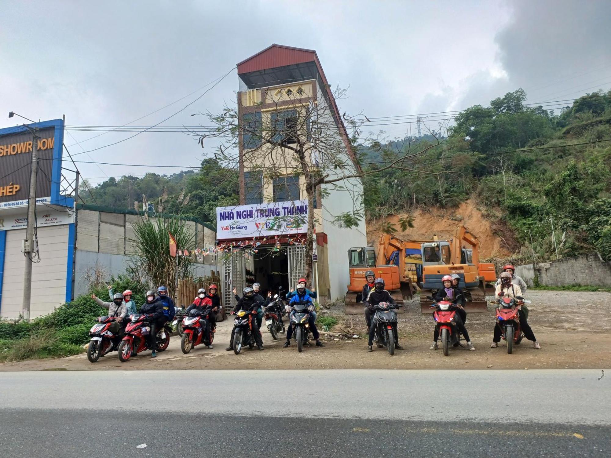 Yolo Ha Giang Adventures, Motorbike And Loop Tours Hotell Eksteriør bilde