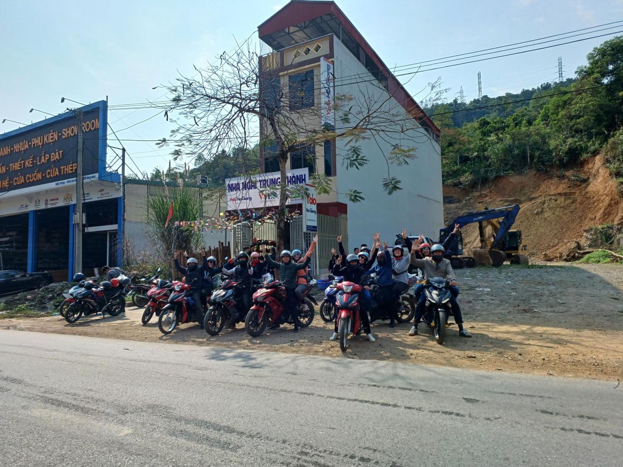 Yolo Ha Giang Adventures, Motorbike And Loop Tours Hotell Eksteriør bilde
