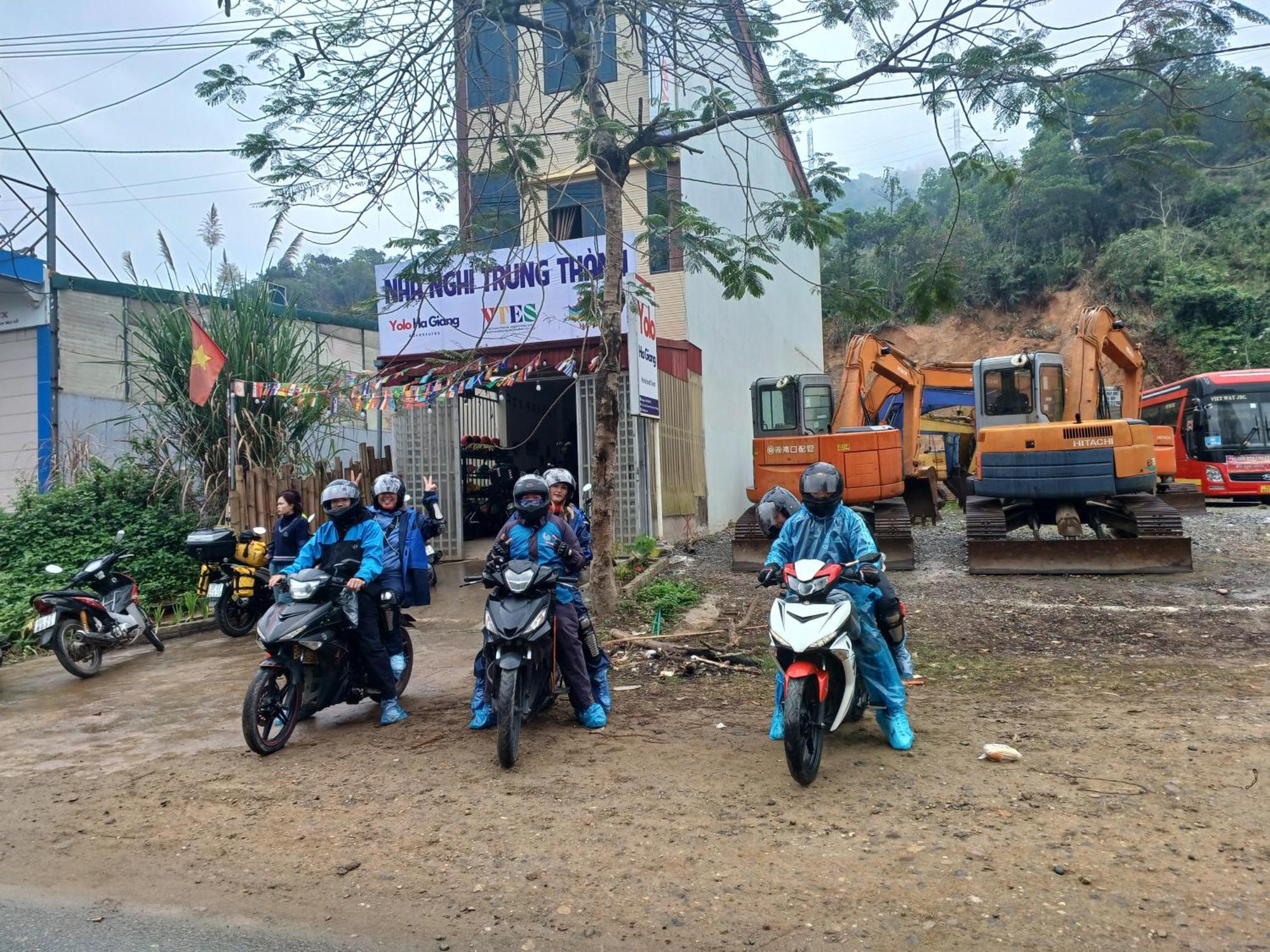 Yolo Ha Giang Adventures, Motorbike And Loop Tours Hotell Eksteriør bilde